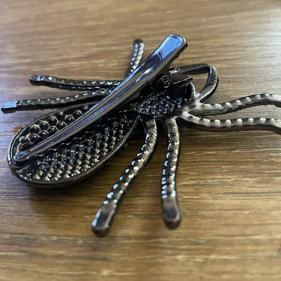 Sparkle Spider Clip - Picture 2 of 4
